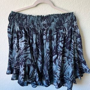 Lovestitch blouse with pretty tropical blue print. Size medium